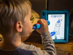 Playbrush Smart Sonic: Elektrische Zahnbürste für Kinder im Test