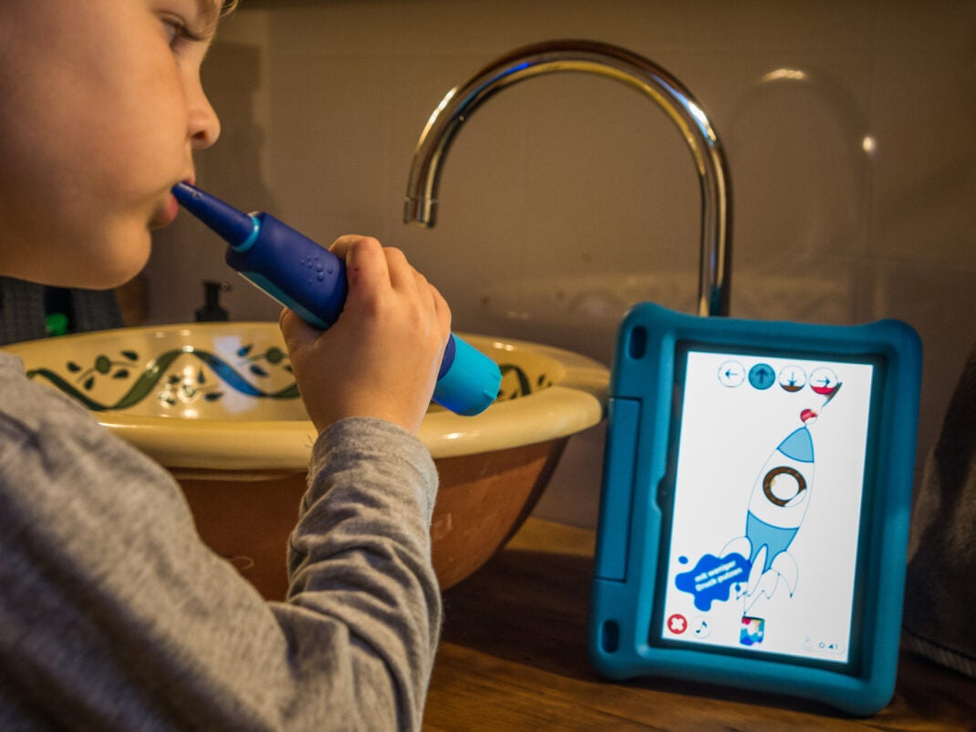 Playbrush Smart Sonic: the children's electric toothbrush in the test