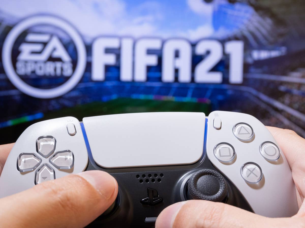 PlayStation 5 Controller mit FIFA 21