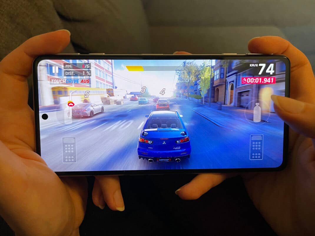 Das Poco F4 GT mit Asphalt 9