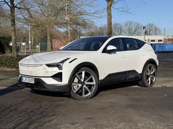 Polestar 3 in der seitlichen Frontansicht.