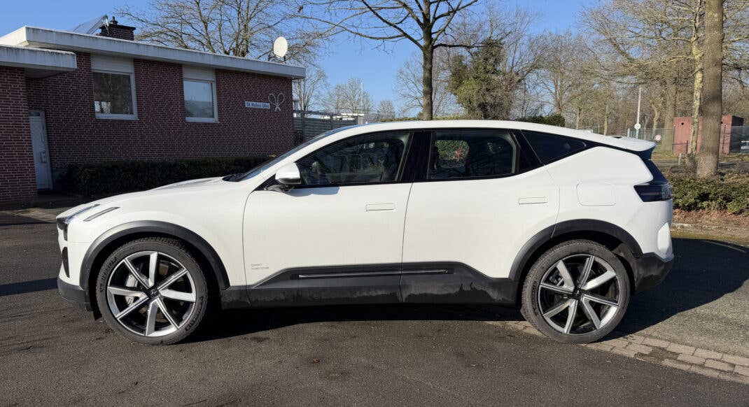 Polestar 3 in der Seitenansicht.