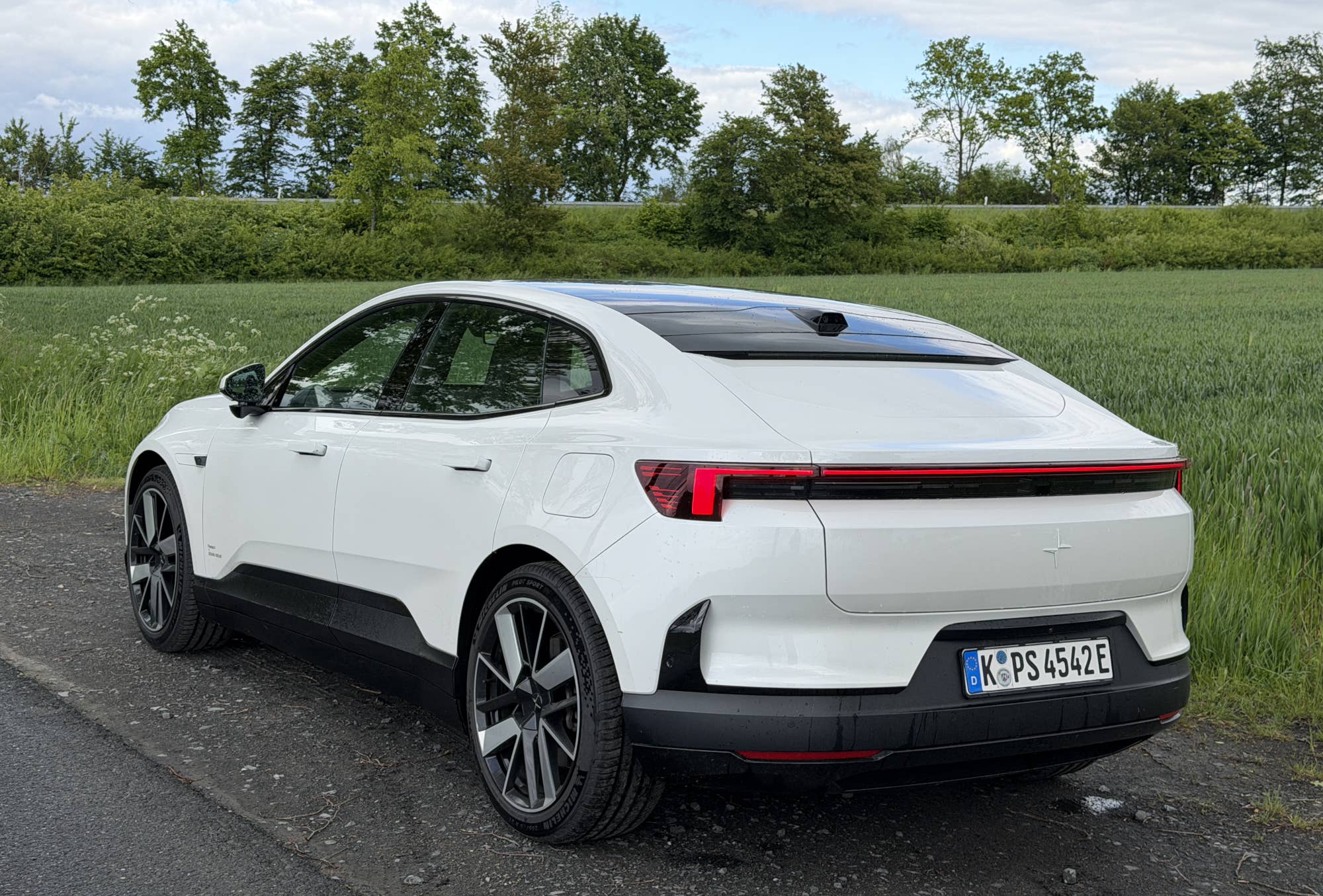 Heckansicht des Polestar 4