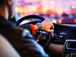 Strafzettel erhalten? Polizei rät, nicht sofort zu bezahlen Strafzettel, Knöllchen, Auto, Steuer, Fahrer, Fahrzeug