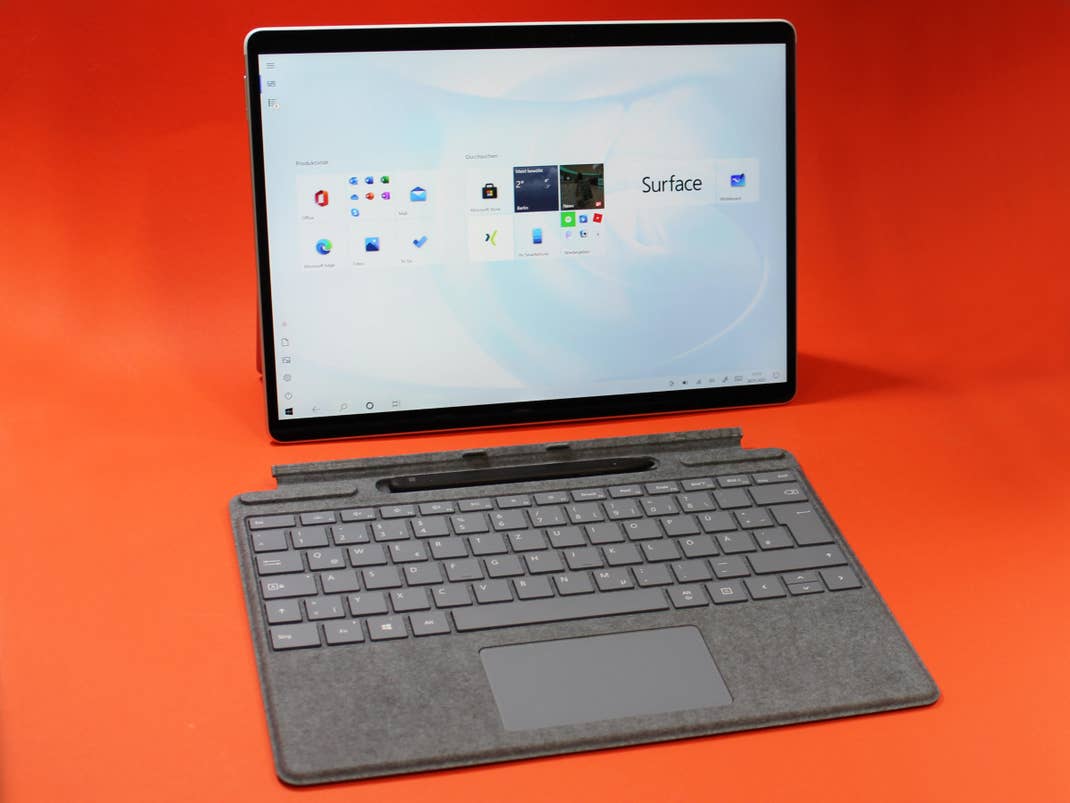 Abgedockte Tastatur des Microsoft Surface X Pro