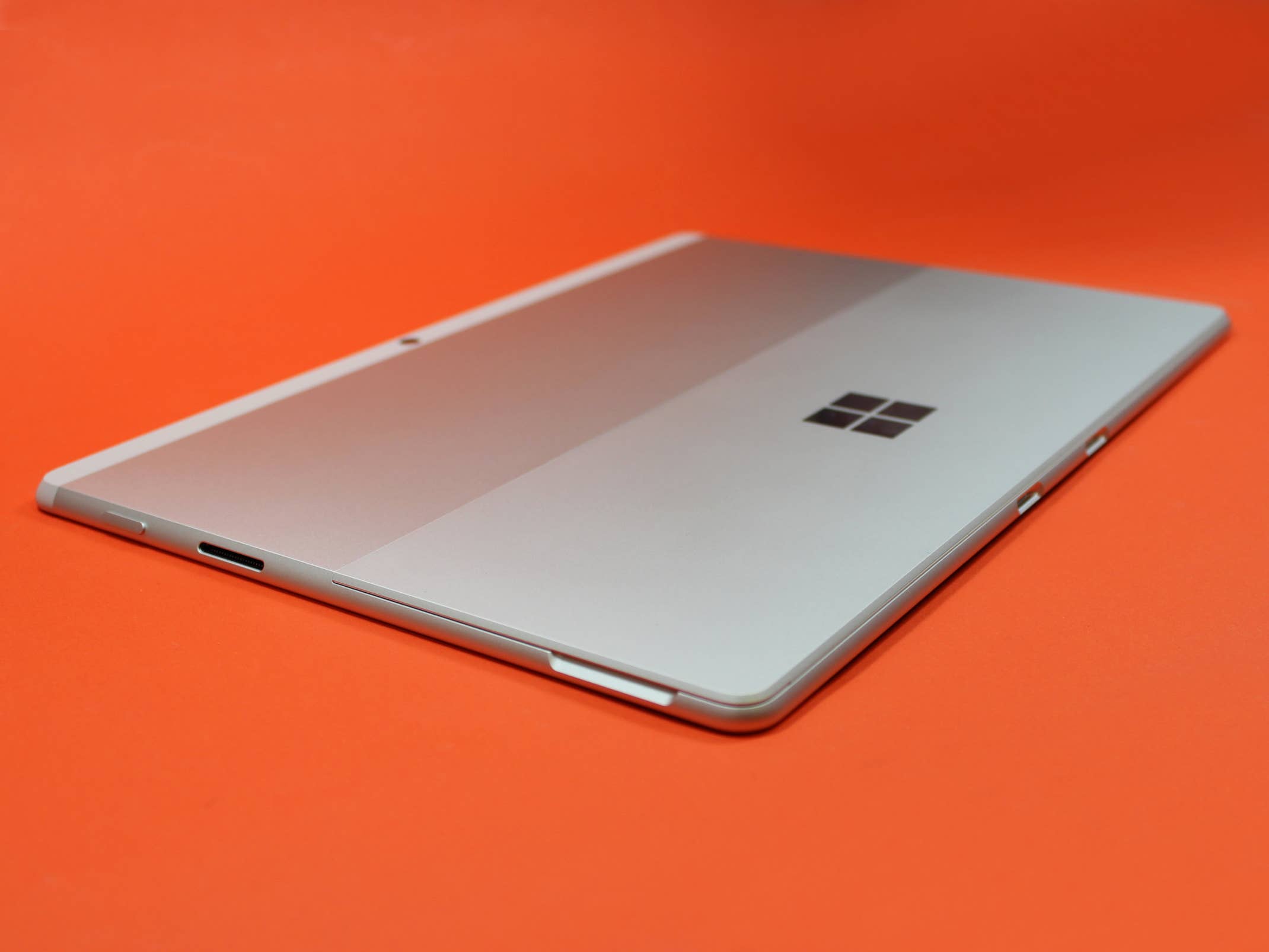 Microsoft Surface Pro X im Test Auf den Spuren des Apple M1?