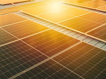 PV-Module auf einem Hausdach, PV-Anlage