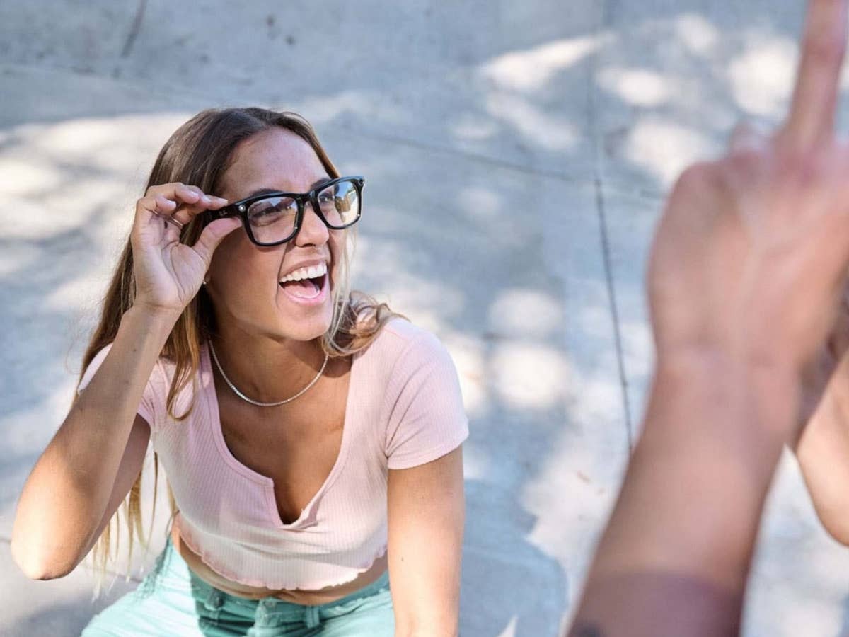 Ray-Ban Meta Smart Glasses