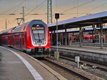 Ein Regionalexpress im Bahnhof Nürnberg