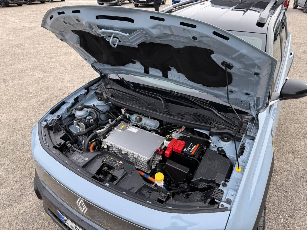 Renault 4 E-Tech Electric Motorraum.