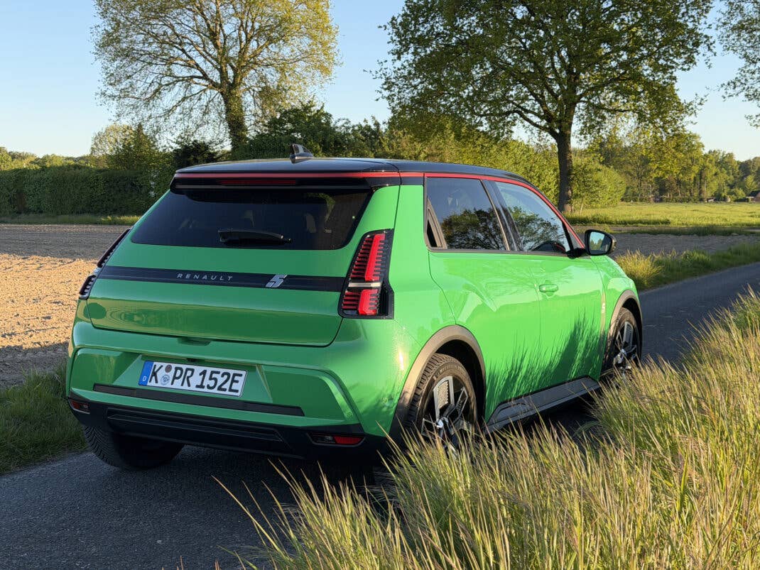Heckansicht Renault 5 E-Tech.