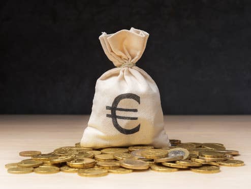 Geldbeutel mit Euromünzen.