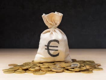 Geldbeutel mit Euromünzen.