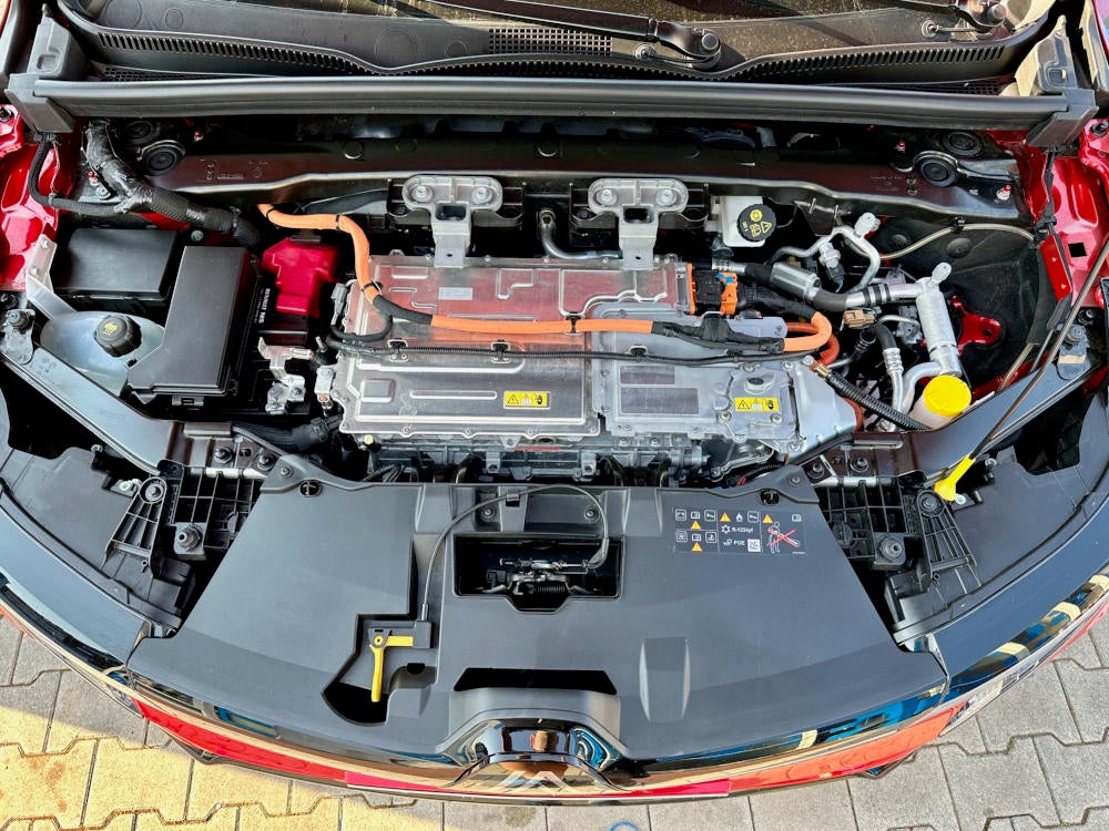 Motorraum des Renault Megane E-Tech. 