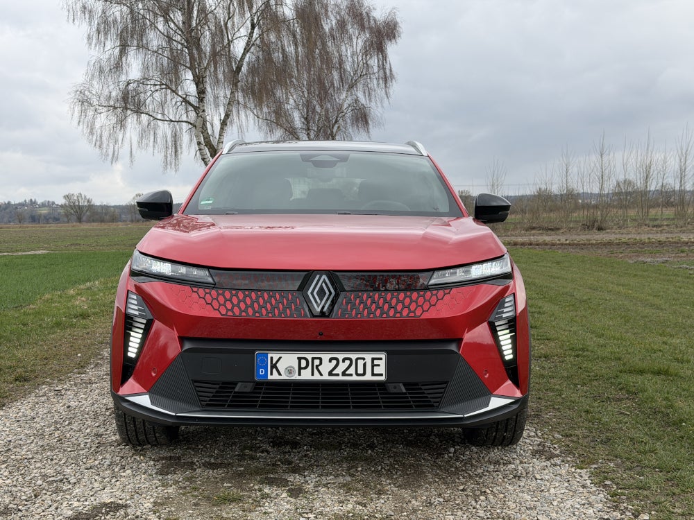 Renault Scenic E-Tech Electric in der Frontansicht.