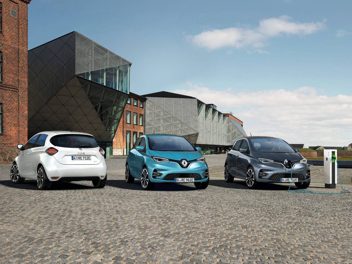 Drei Renault Zoe stehen nebeneinander.