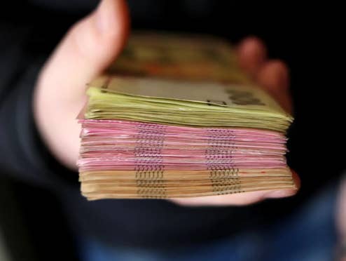 Kindergeld: 2026 gibt es einen 3.000-Euro-Bonus! Geldscheine