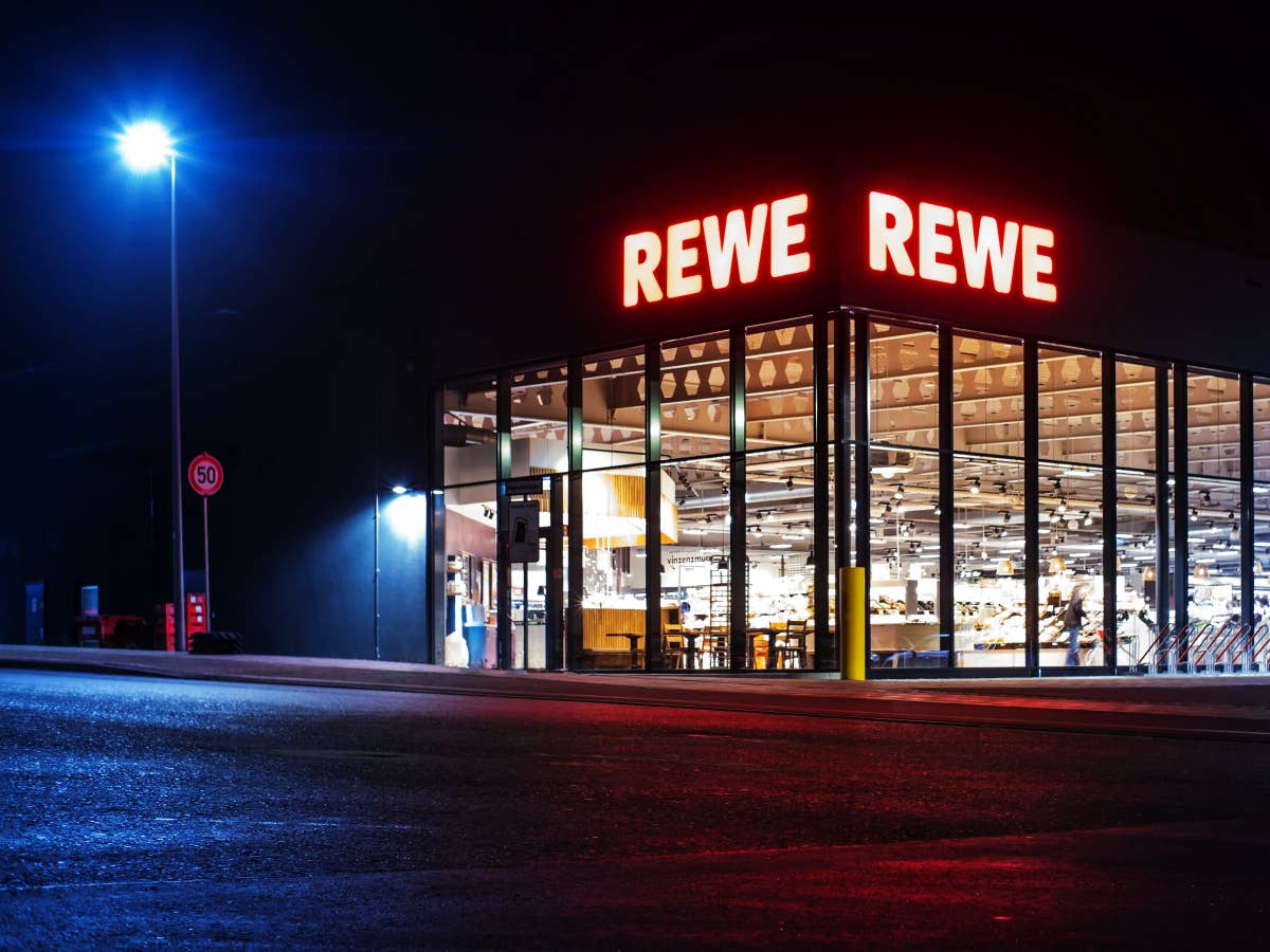 Bargeld im Supermarkt: Rewe ab sofort mit Obergrenze beim Bezahlen Bargeld im Supermarkt: Rewe ab sofort mit Obergrenze beim Bezahlen