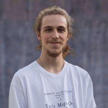 Profilbild von Robin Weber, Creative Producer bei beebuzz media