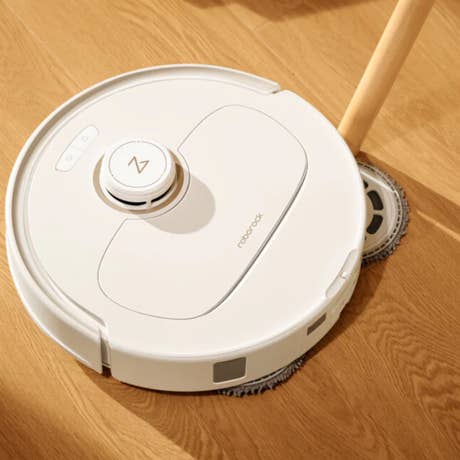 Foto: Saug-wisch-roboter Roborock Qrevo MaxV