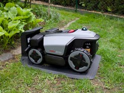 Roborock RockMow Z120 Lidar in der Station