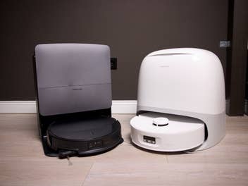 Roborock Saros 20 vs. Roborock Qrevo Curv 2 Flow