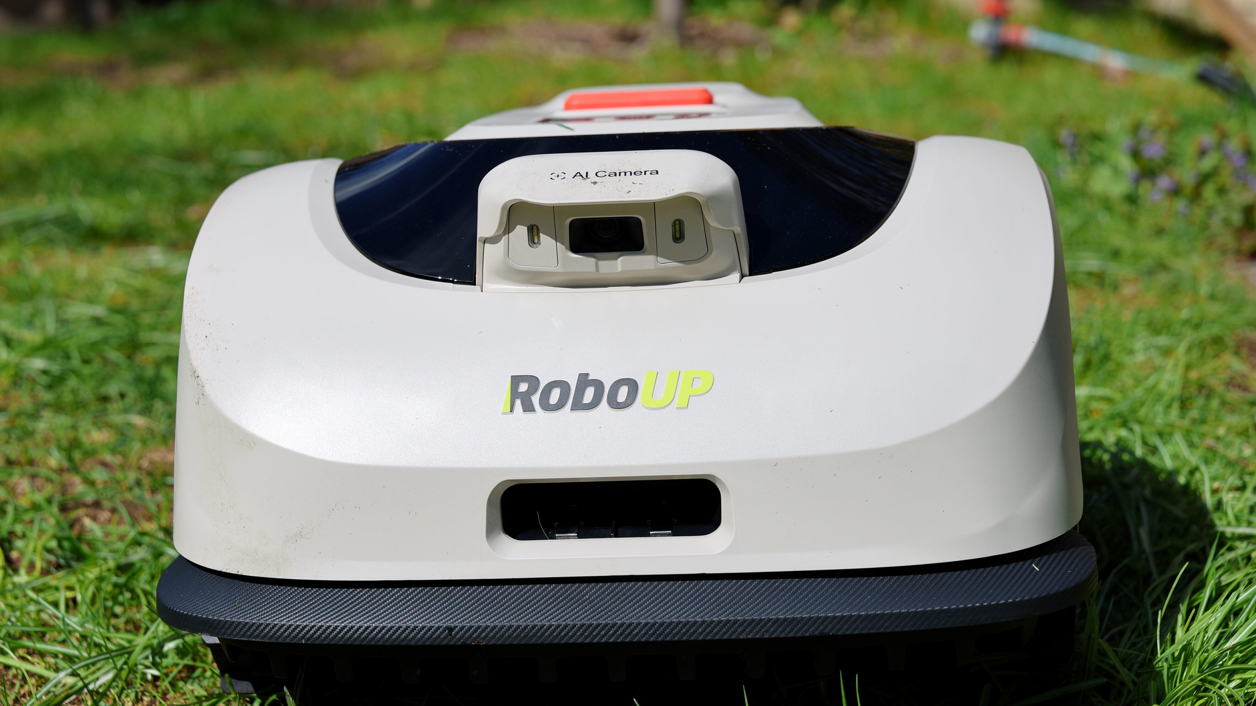 Ein 500-Euro-Mähroboter schafft, was viele andere versprechen, aber nicht halten