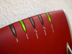 Fritzbox-Router mit Lämpchen