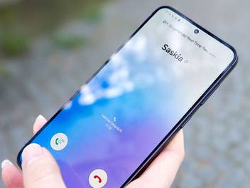 Ein Handy mit dem RTT-Dienst