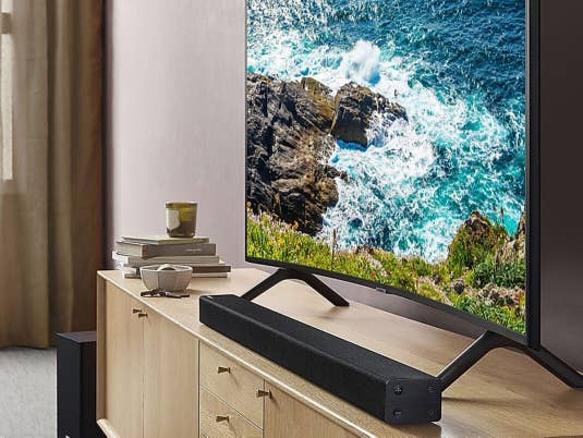 Samsung Curved-TV im Wohnzimmer