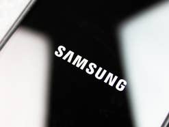 Samsung Smartphone als Symbolbild für das Support-Ende von vier Galaxy-Modellen.