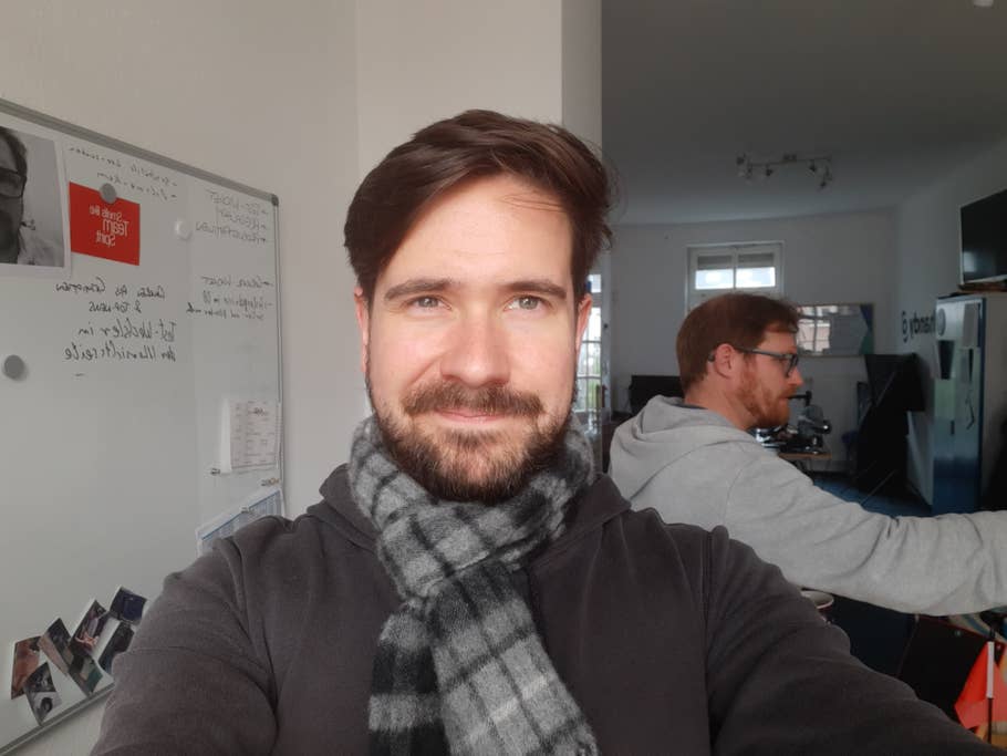 Selfie in der Redaktion von inside handy mit Gastauftritt von Michael Büttner