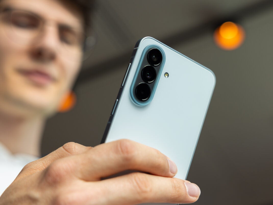 Samsung Galaxy A57 mit Tarif für effektiv unter 7 Euro im Monat