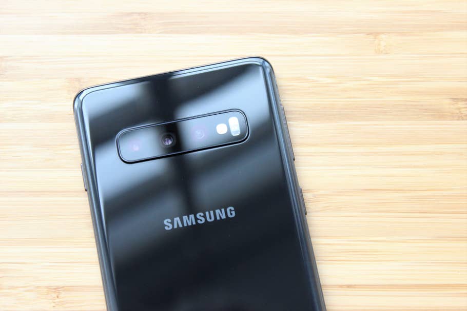 Die Triple-Kamera auf der Rückseite des Samsung Galaxy S10