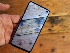 Die Front des Samsung Galaxy S10e im Hands-On