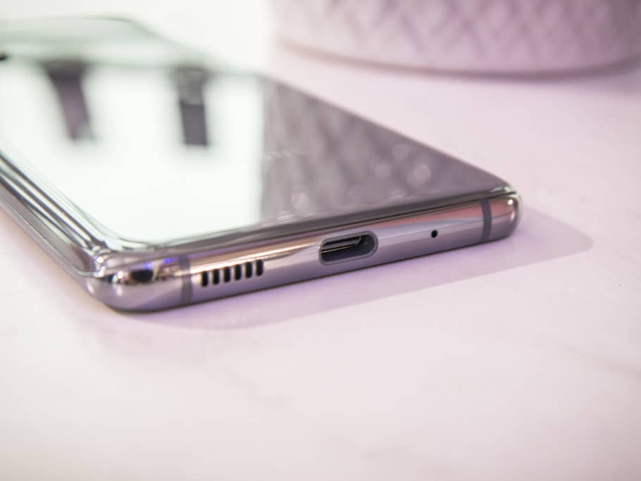 Samsung Galaxy S20 im Hands-On Anschlüsse