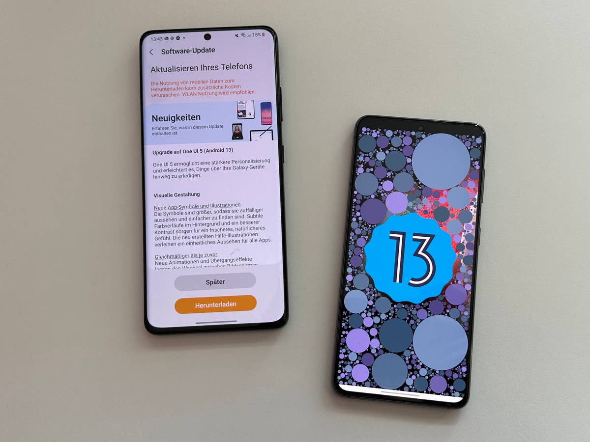 Ein Samsung Galaxy S21 und S21 Ultra mit dem Android 13 Update Ein Samsung Galaxy S21 und S21 Ultra mit dem Android 13 Update