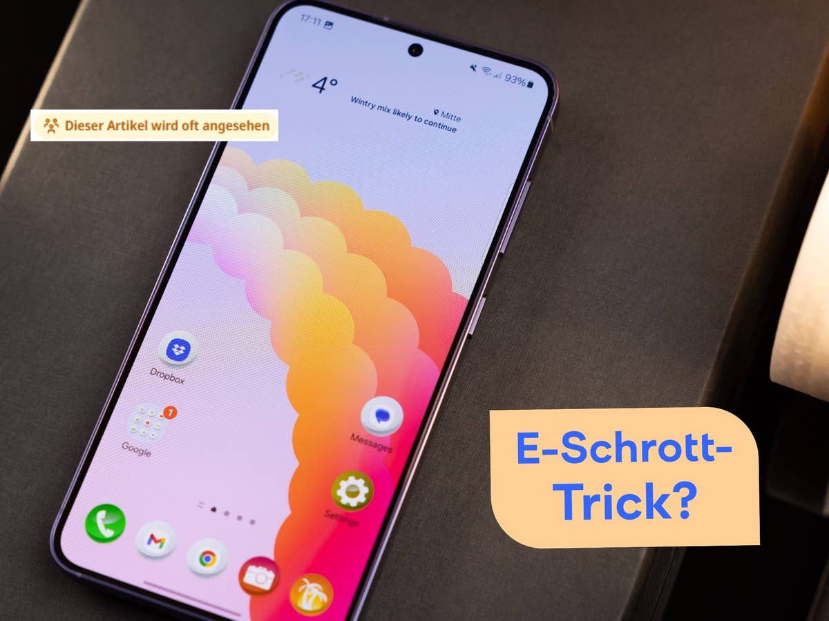 Ein Samsung Galaxy S24 Smartphone mit dem Display nach oben, Hinweise auf ein Angebot, das 