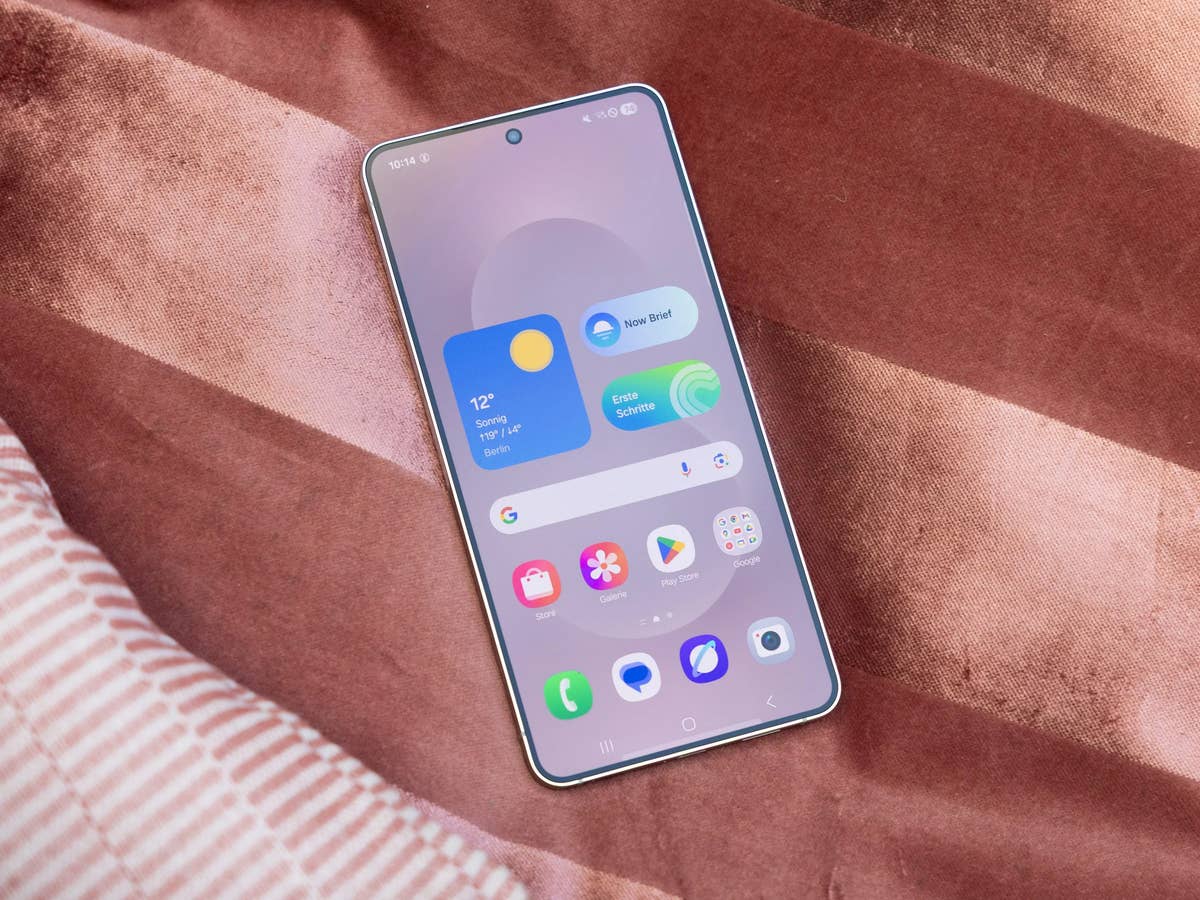 Samsung Galaxy S25 mit Android und One UI
