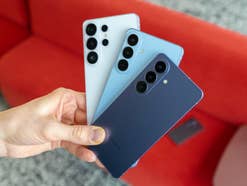 Drei unterschiedliche Samsung Galaxy S26-Modelle aufgefächert