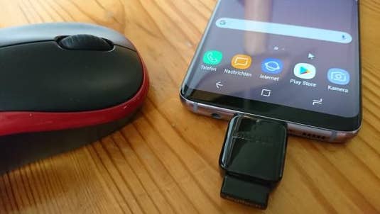 Samsung Galaxy S8 mit USB-Maus