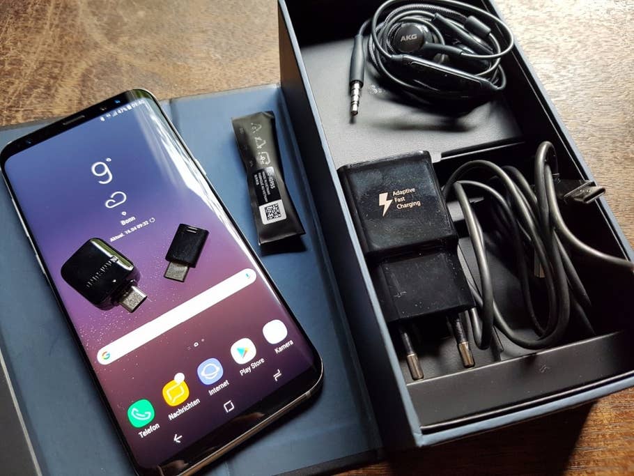 Samsung Galaxy S8+ Unboxing
