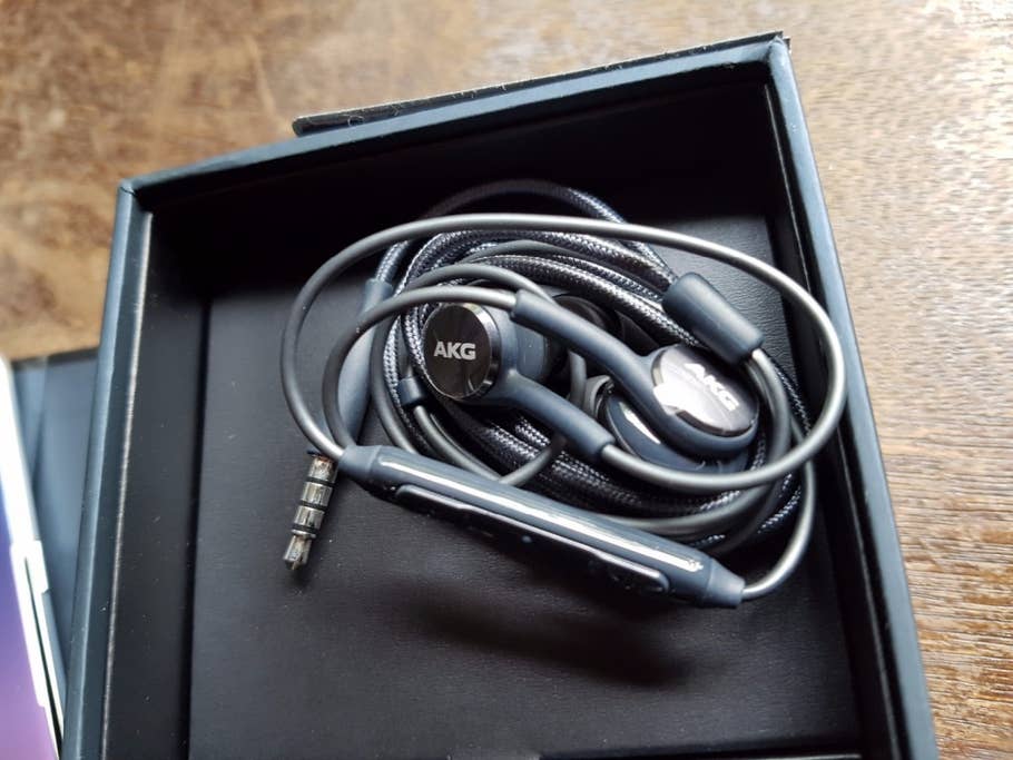 Samsung Galaxy S8+ Unboxing