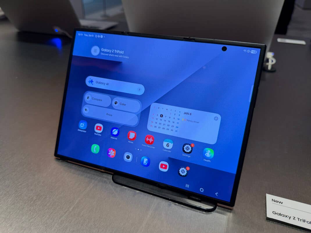 Samsung Galaxy TriFold