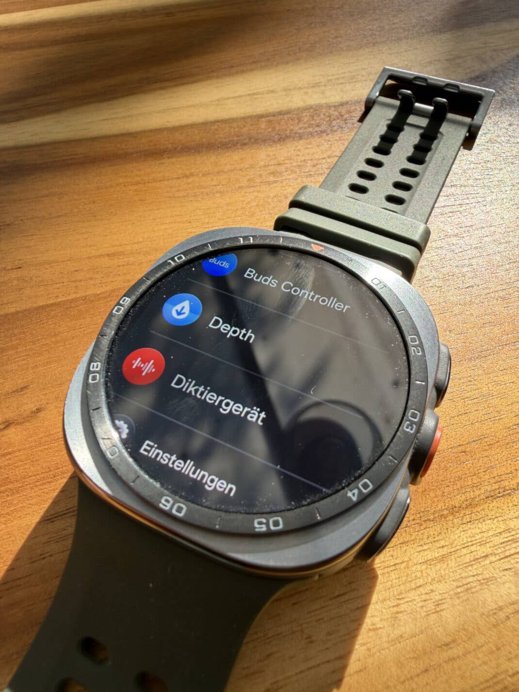 Listenansicht des Menüs auf der Samsung Galaxy Watch Ultra 2.
