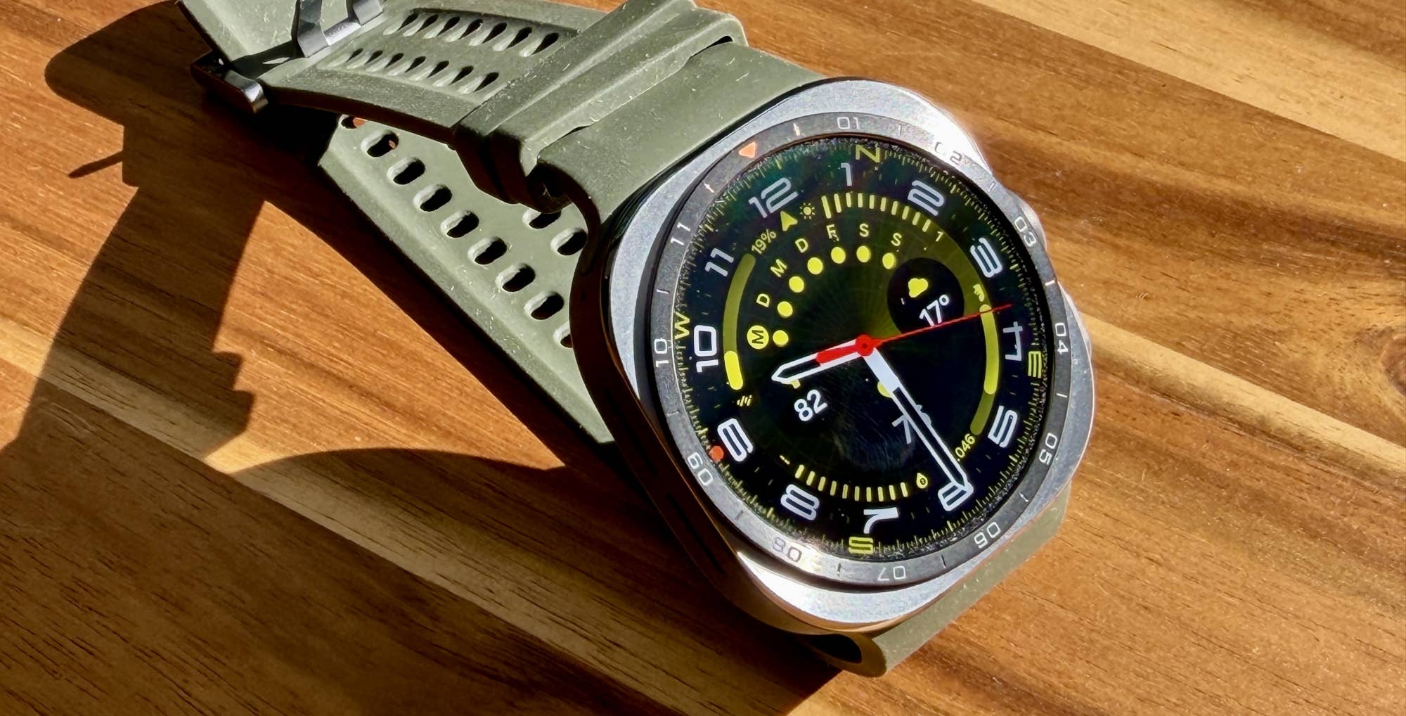 Samsung Galaxy Watch Ultra 2 - Nahaufnahme des Displays.