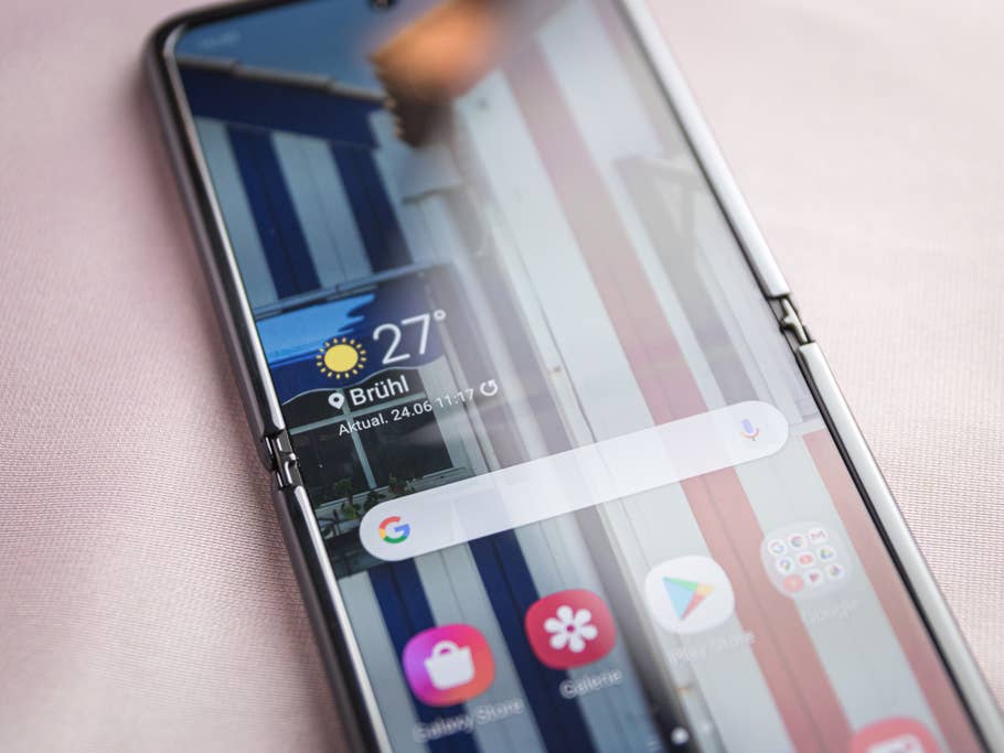 Samsung Galaxy Z Flip Display-Detail