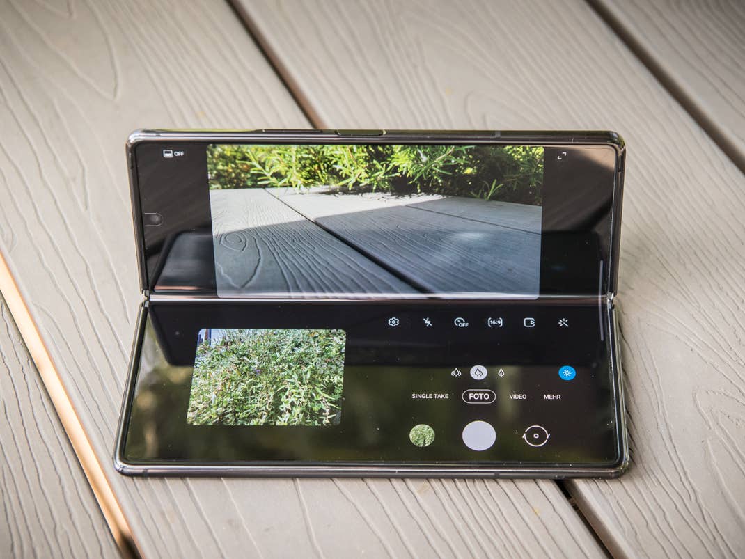 Die Kamera App passt sich ideal an das Falt-Format an