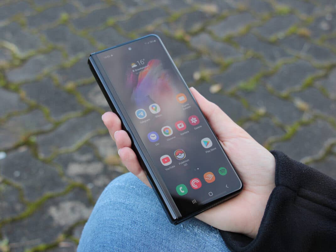 Das Außendisplay des Samsung Galaxy Z Fold 3