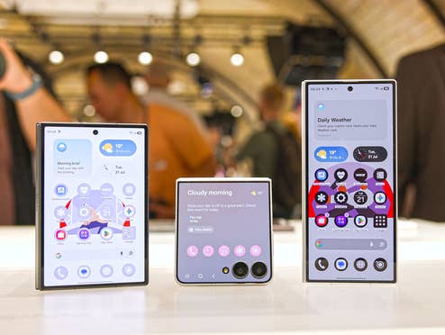 Samsung Galaxy Z Fold 8 Ultra, Z Fold 8 und Z Flip 8 nebeneinander